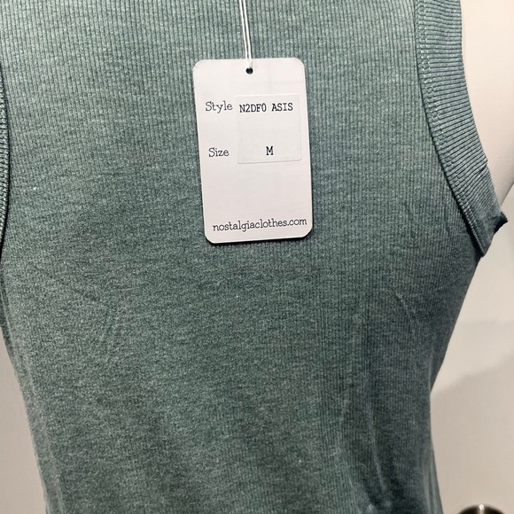 Women's Green Sleeveless Top - Picture 2 of 10